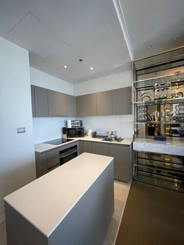 Super Luxury Waldorf Astoria Residences 100Sqm gallery image 4