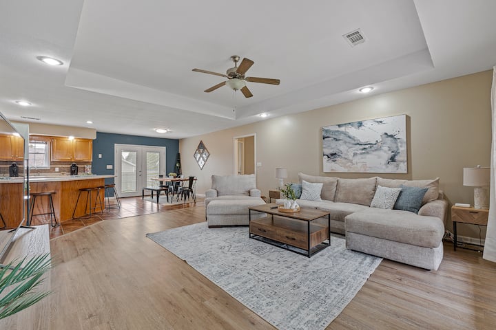 4br Family Retreat W/game Room & Theater, Near Asu - Jonesboro, AR