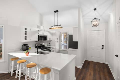 Fully Remodeled by Downtown w/ Suite, Desk, Pets