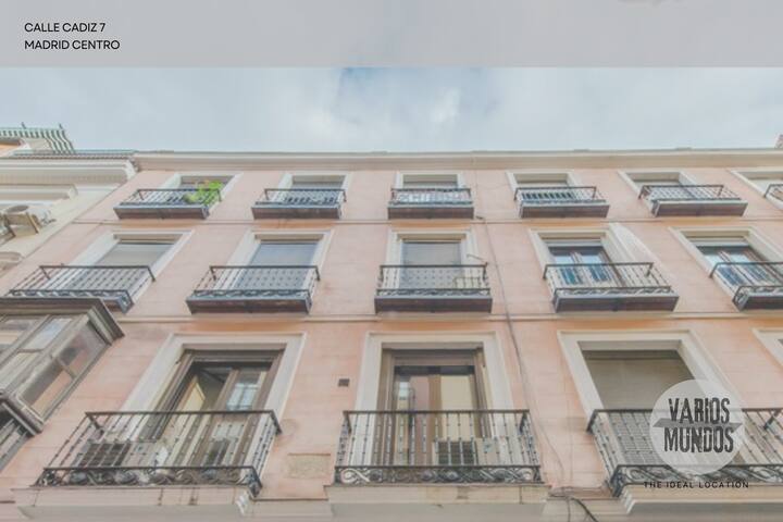 Apt de Lujo para 8 pax a 1 minuto de Plaza de Sol gallery image 2