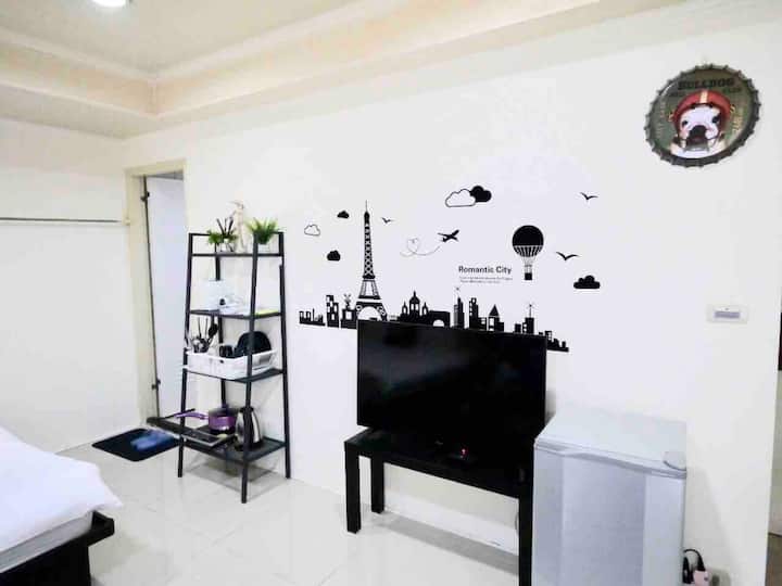 Taipei A2 New / Ximending /Red House/101 / 1-5 Pax - Taipei City