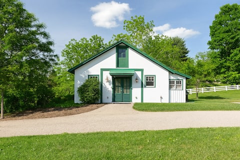 Across from the Springs | Access to Pool + Hot Tub