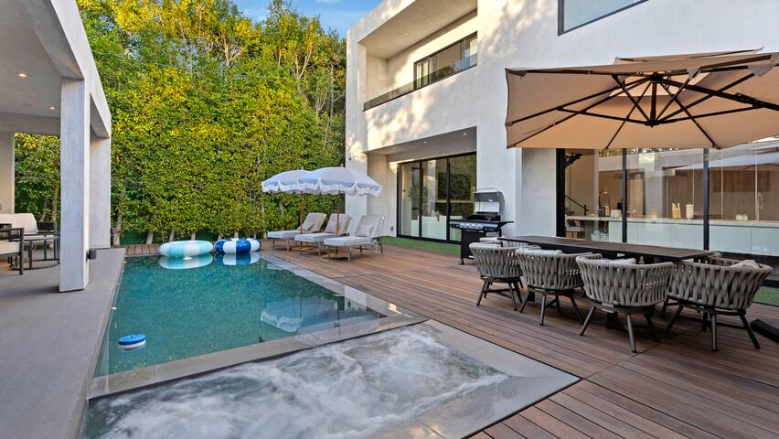 The Beverly Hills Modern Villa gallery image 5