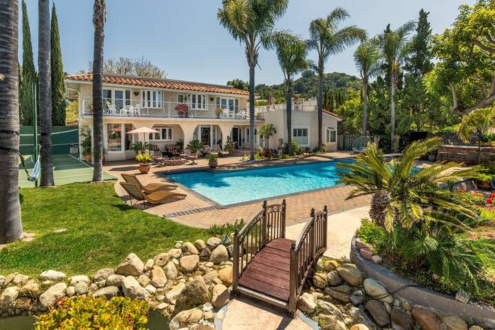 Secluded Family Hilltop Villa gallery image 5