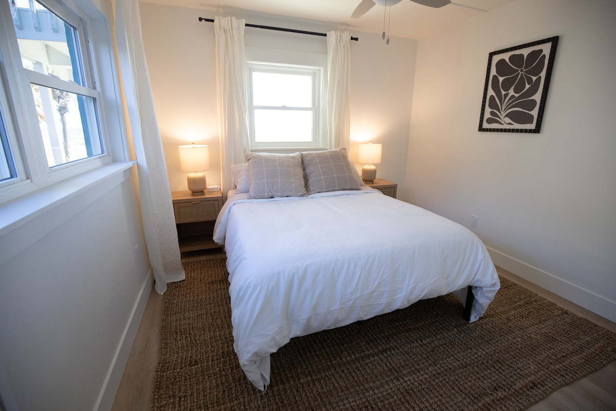 Spálňa s výhľadom na oceán na prízemí