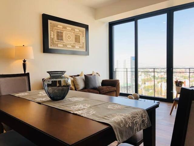 Polanco Sky 3BR Penthouse: Private Terrace & Gym gallery image 5