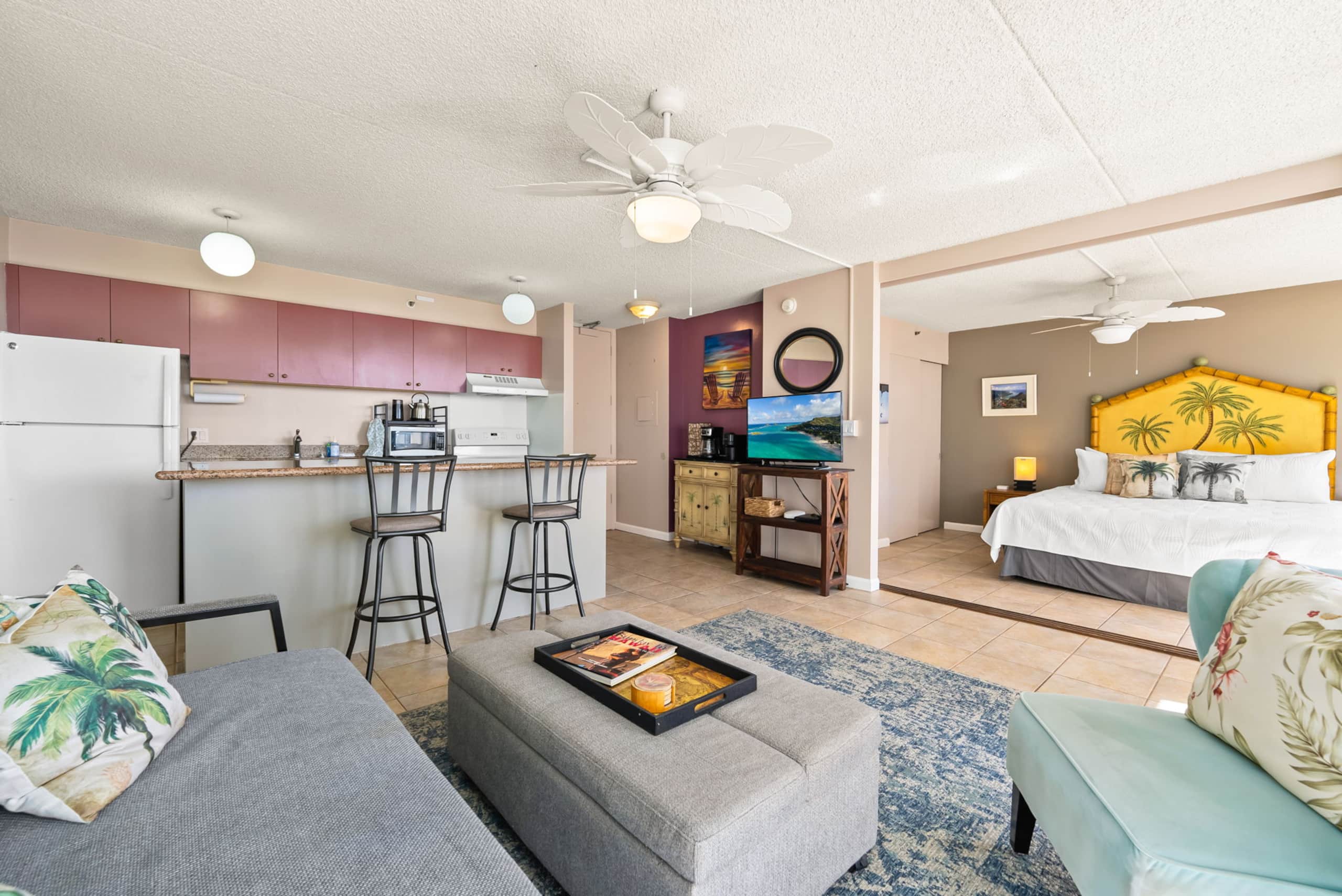 City+Ocean Views | Parking+AC | Kitchen | King Bed - Photo 15