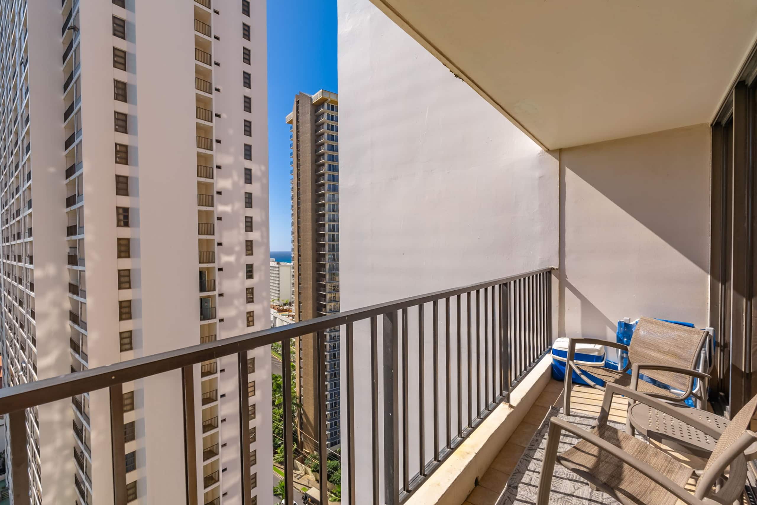 City+Ocean Views | Parking+AC | Kitchen | King Bed - Photo 13