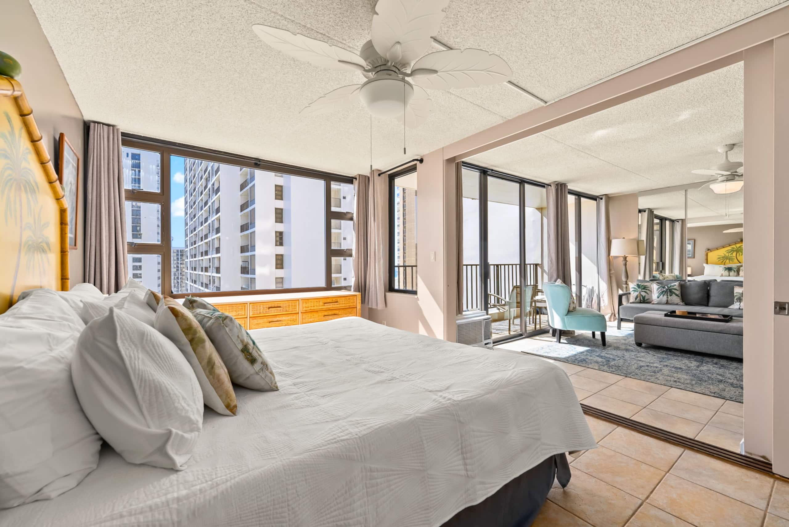 City+Ocean Views | Parking+AC | Kitchen | King Bed - Photo 7