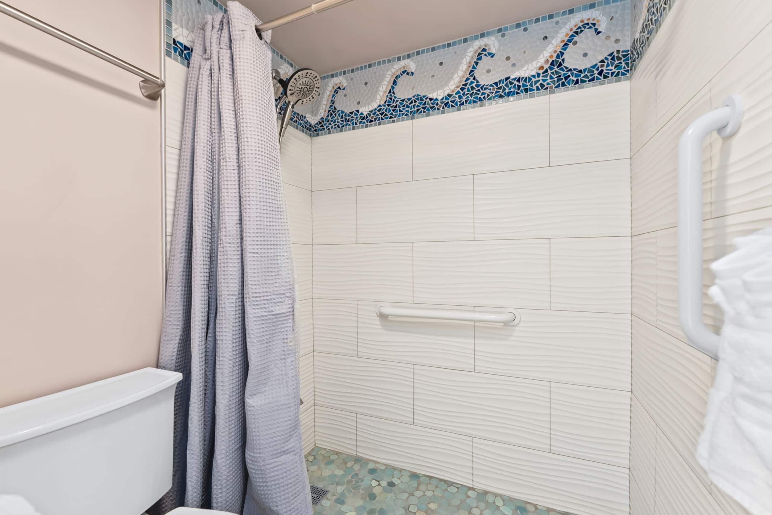 City+Ocean Views | Parking+AC | Kitchen | King Bed - Photo 11