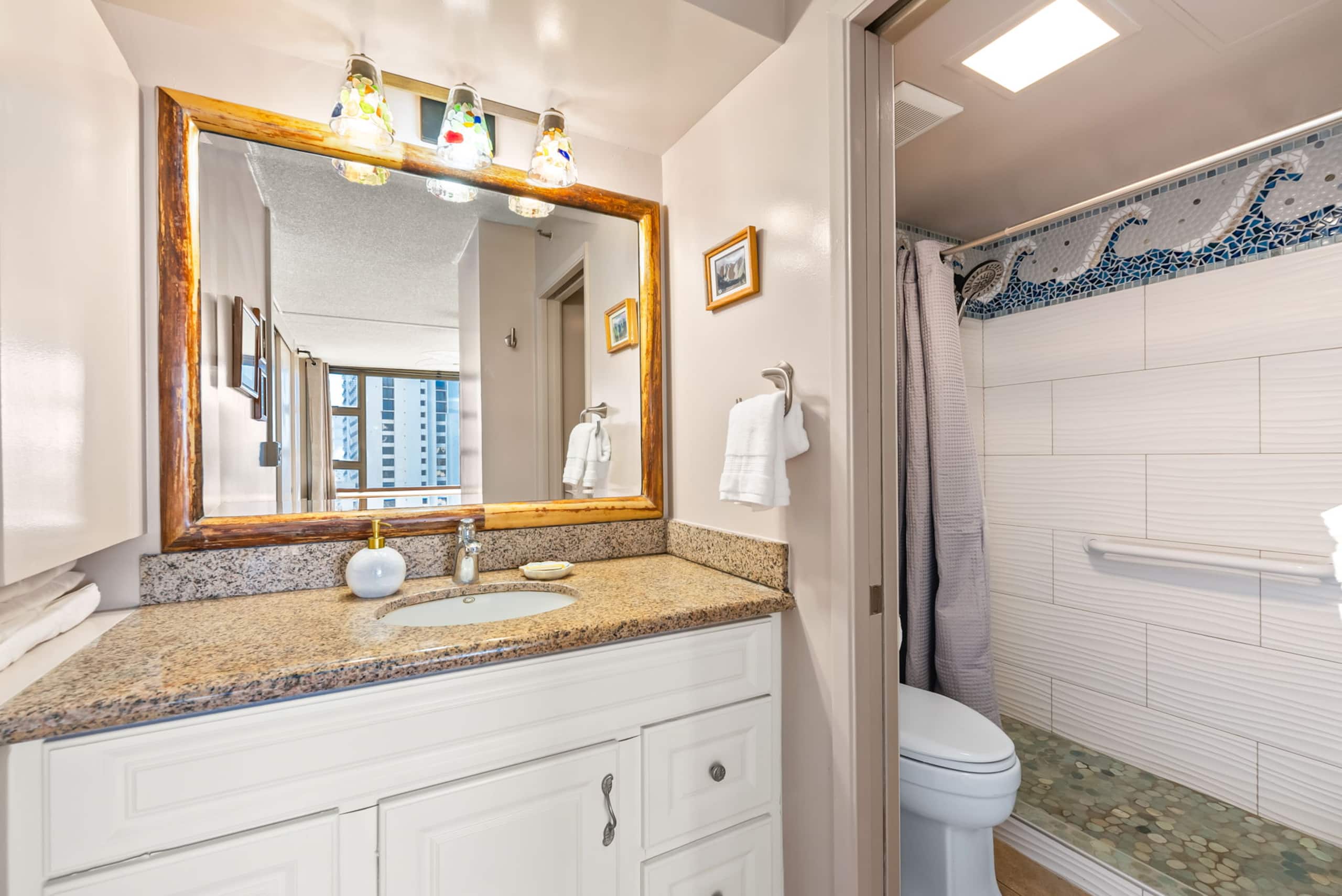 City+Ocean Views | Parking+AC | Kitchen | King Bed - Photo 10