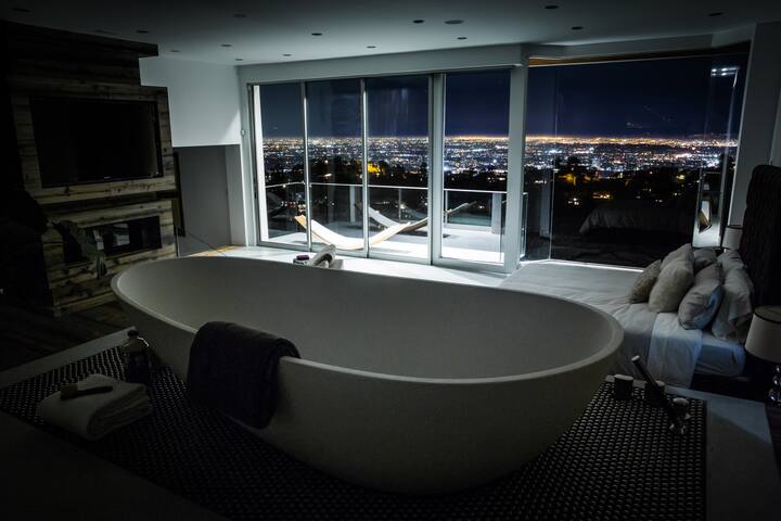 6MiL Big City Views West Hollywood Hills Villa 4BR gallery image 5