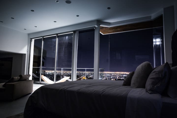 6MiL Big City Views West Hollywood Hills Villa 4BR