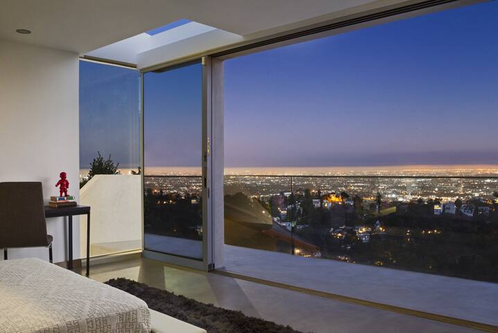 6MiL Big City Views West Hollywood Hills Villa 4BR gallery image 2