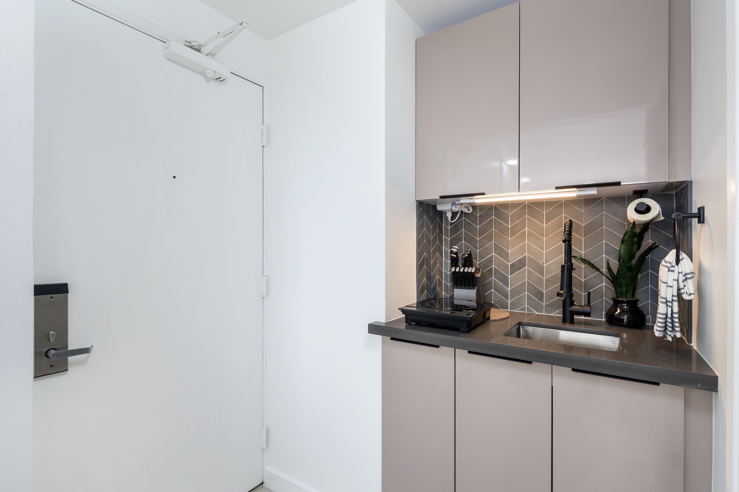 Condo in Honolulu · ★4.73 · 1 bedroom · 1 bed · 1 bath - Image 5