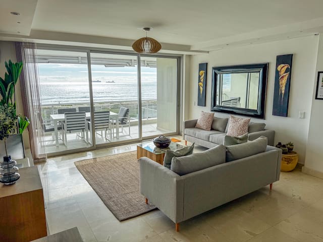 Beautiful Beach Apartment in Dolphin Beach gallery image 5