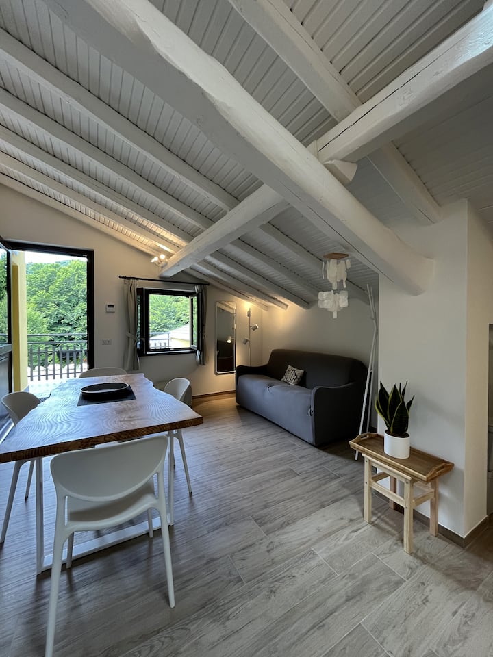 Разтегателен диван