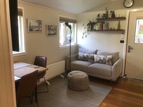 Successful Airbnb property: Studio in Woden Valley in Woden Valley
