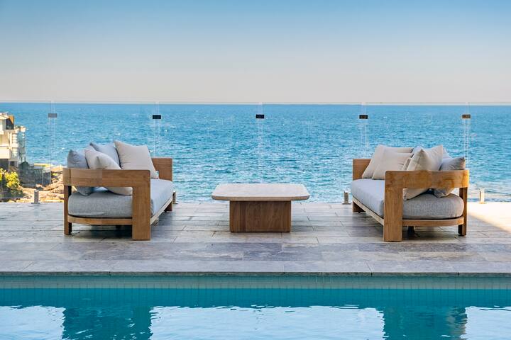 Stunning 4BR Waterfront House w/pool in Sth Coogee