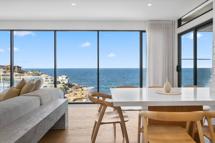 Stunning 4BR Waterfront House w/pool in Sth Coogee gallery image 5