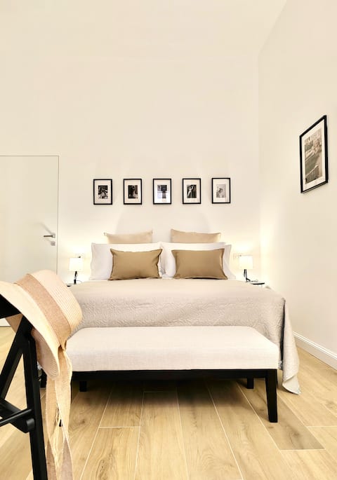 [HistoricCenterApartment] Duomo - Castello Carlo V