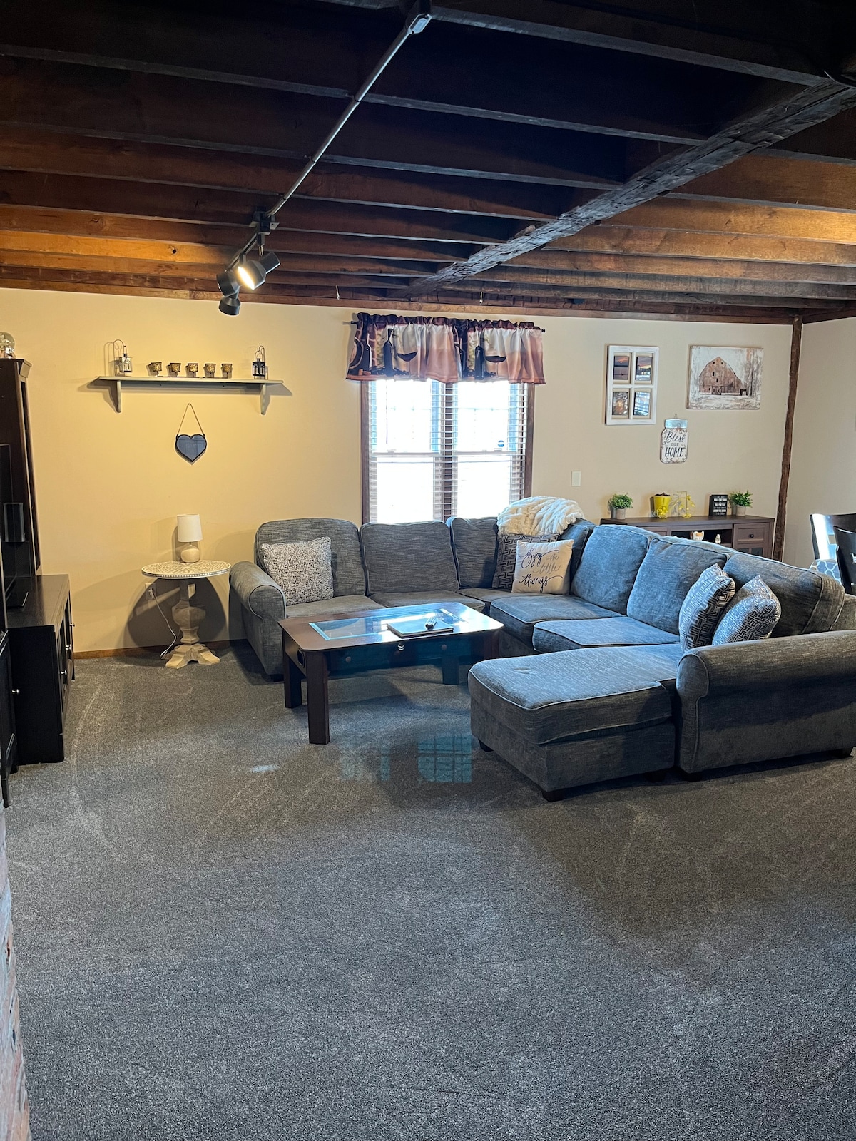 Top Airbnb: Spectacular Sunsets at North Rd Homestead! in Rochester