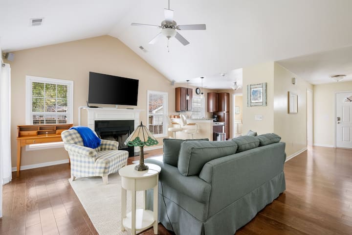 Island Getaway Close To Downtown & Kiawah! - Johns Island, SC