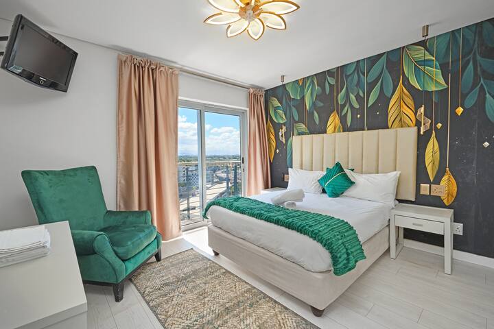 Ultra Luxury 3br Penthouse gallery image 4