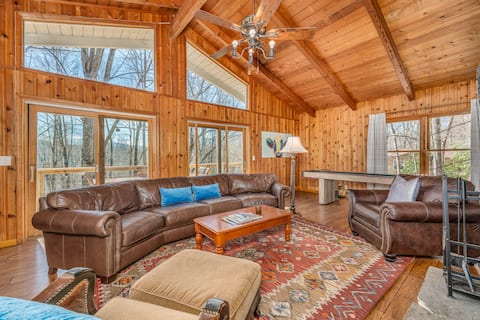 Successful Airbnb property: 4BR Treehouse Cabin near Boone and Blowing Rock in Boone
