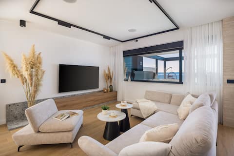 Successful Airbnb property: LaVida penthouse • jacuzzi, sauna, darts & billiards in Općina Ražanac