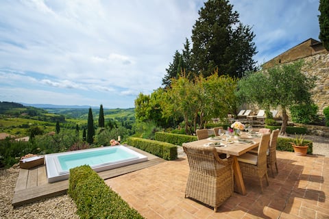 Luxury Villa Jacuzzi: Iconic Vineyard Views