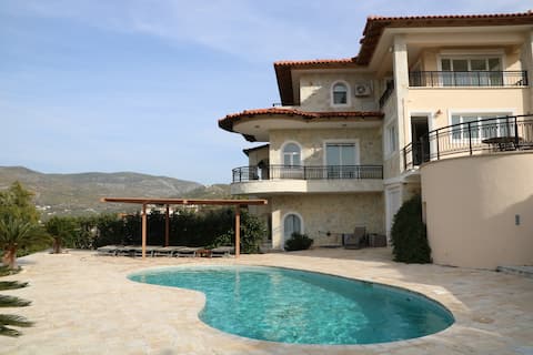 Villa Limni - Between Lake & Sea