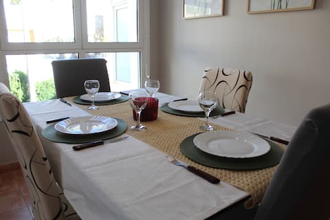 Top Airbnb: Apartment in Cullera beach with terrace, parking and wifi. in Cullera
