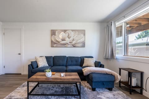 Central 1 Bedroom Apartment with Washer & Dryer