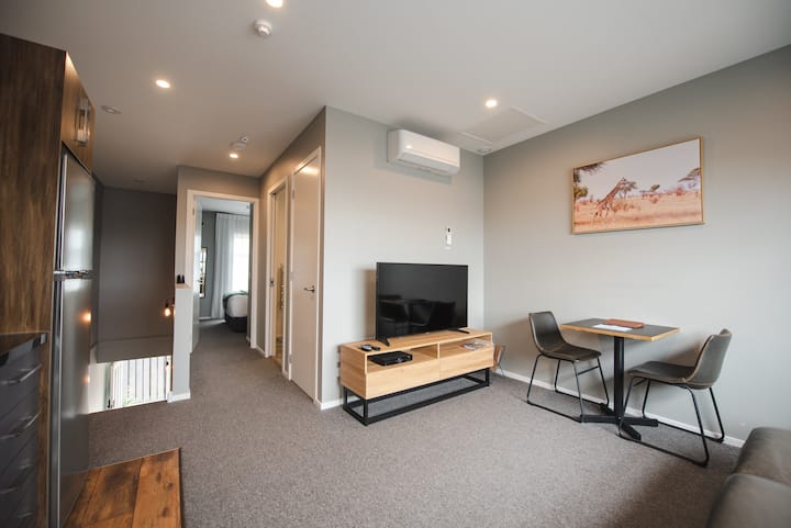 The Residence - Apt 3 - Pull Out Sofa - Sky Tv - New Plymouth