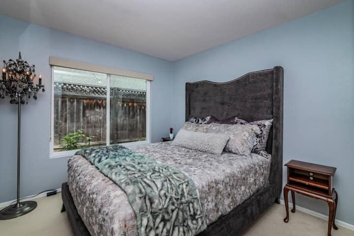 El dormitorio 3 cuenta con cama tamaño queen.