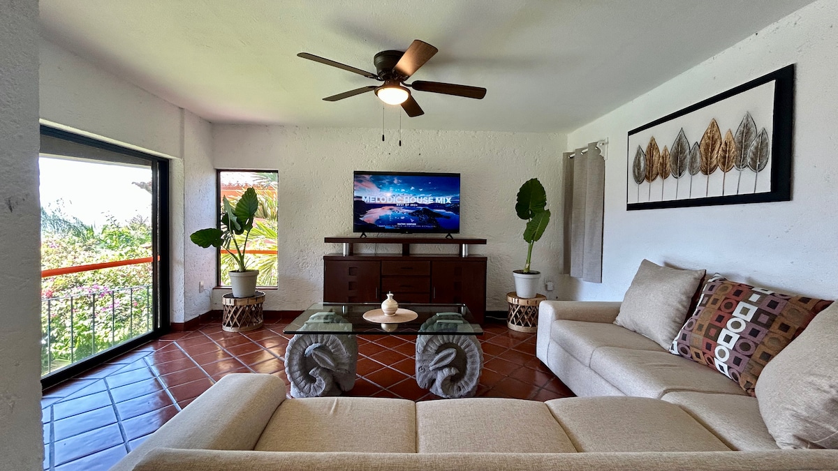 Successful Airbnb property: Villa D' las Palmas - Hda San Gaspar Golf Club in Jiutepec