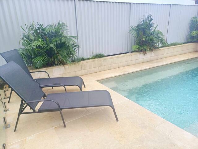 Lighthouse Beach Coastal Bliss gallery image 3