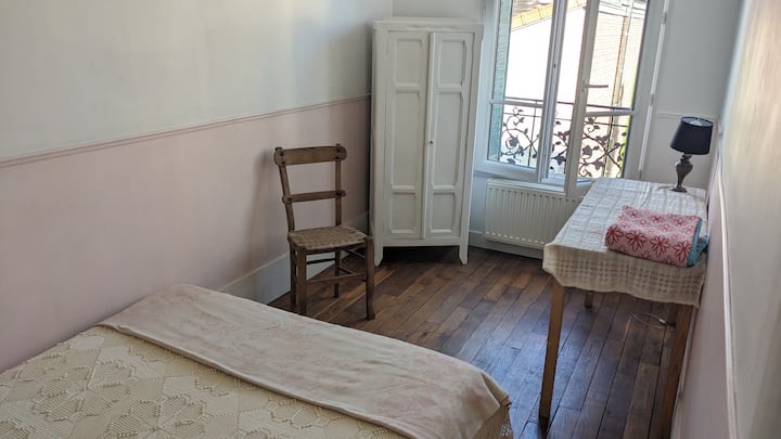 Double Room #5 - 2nd floor 