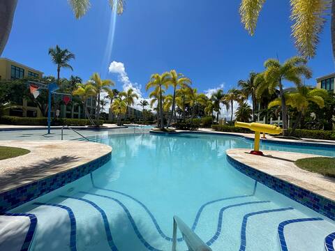 Tropical Resort , 5 Pools & Direct Beach Access