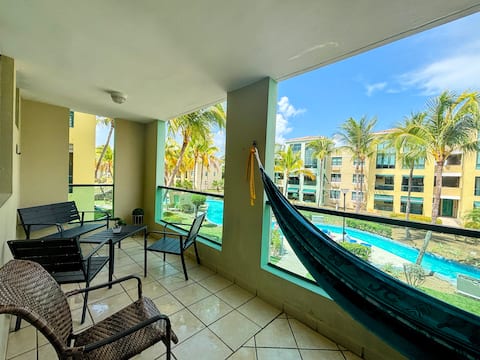 Tropical Getaway, Direct Beach Access, 5 Pools