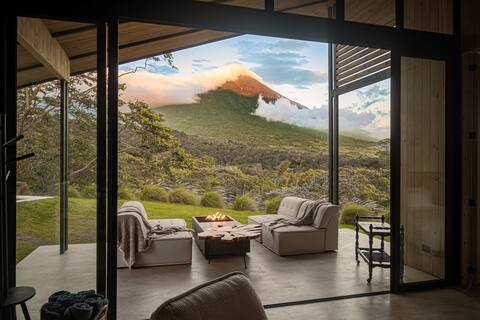 Charming 2-Bedroom Casita Stunning Volcano Views