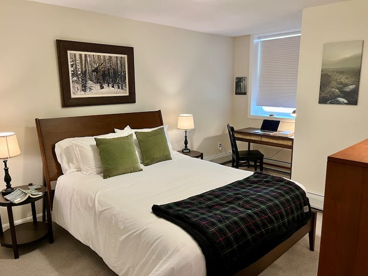 Relax in this beautiful new bed and you or another guest can utilize this dedicated work station while everyone else is on the slopes.