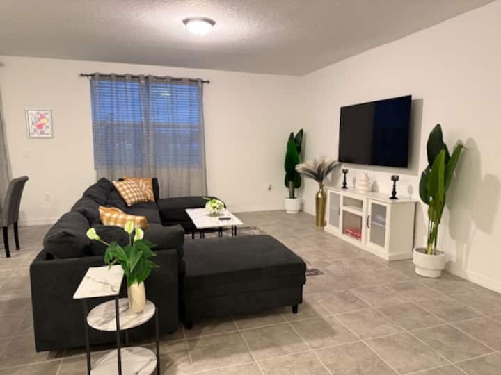 New Villa Near Disney & Legoland - Haines City, FL