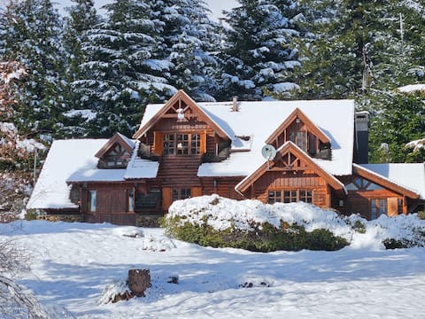 Winter House near Cerro Catedral by BT Homes