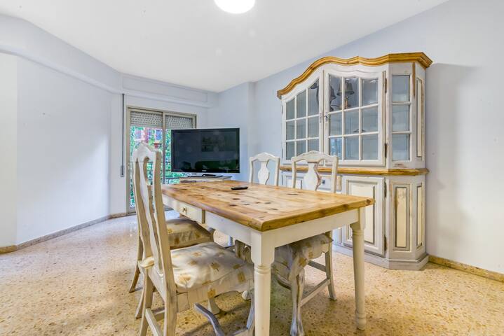 Céntrico y amplio para grupos en Ruzafa gallery image 3