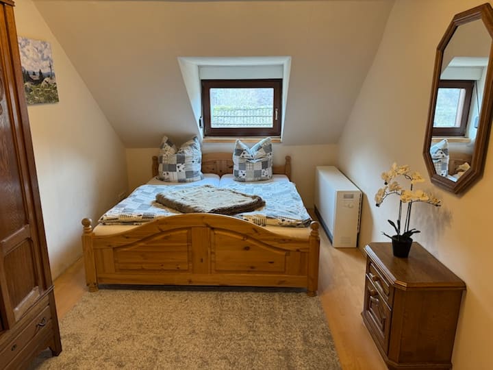 Двокреветна соба на најгорниот кат