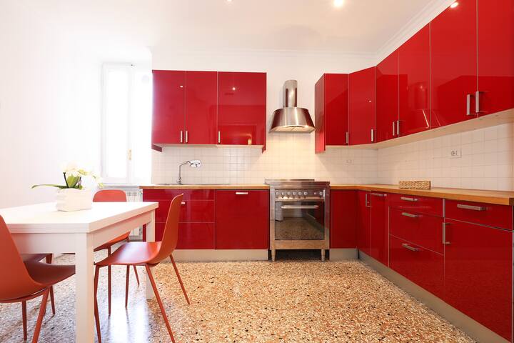 L.C. GrandTour Donatello gallery image 4