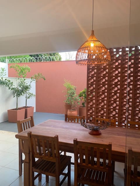 Privileged Location. Air Conditioning. Garage for 2 cars.