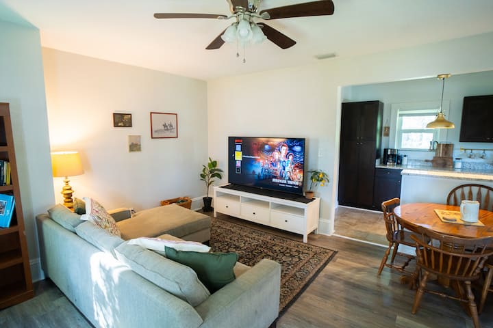 Apartment In Historic Lake Helen - DeLand, FL